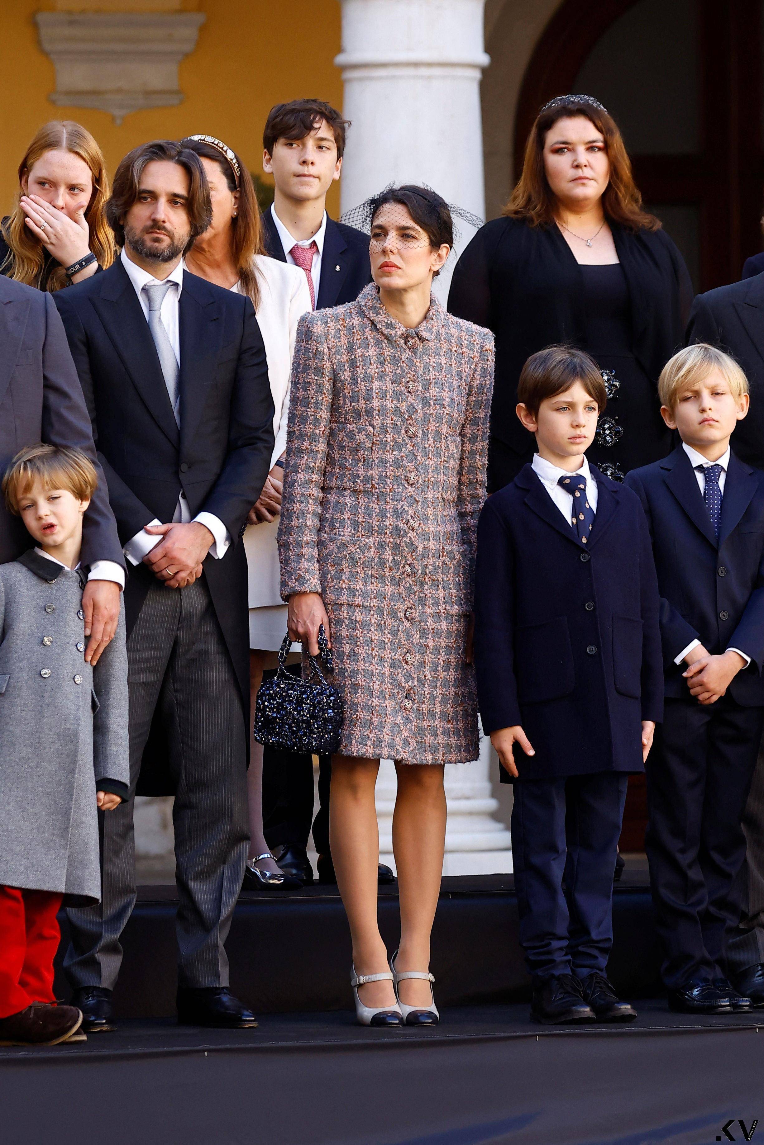 摩纳哥王室把香奈儿当制服穿　“最美王子妃”Dior红装突围 时尚穿搭 图4张